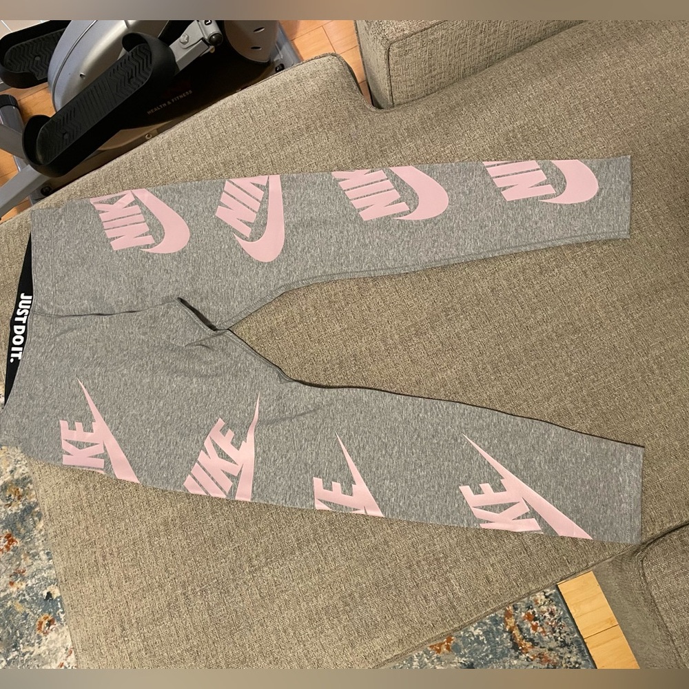 NWOT Nike Tights